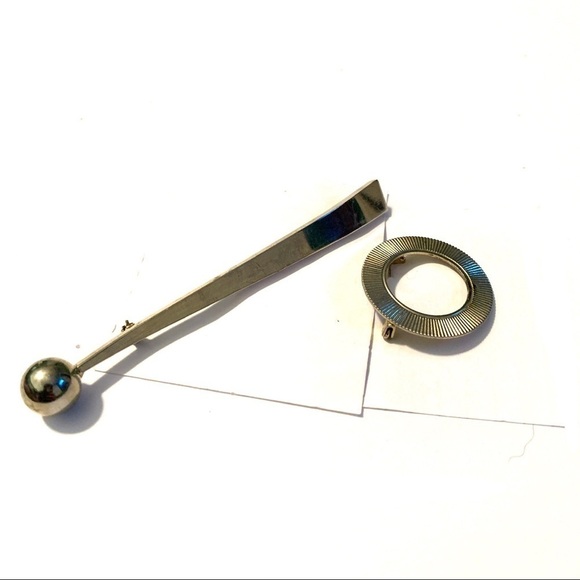 Vintage Jewelry - Vintage 2 Silver / Gold Metal Large Brooches - Circle & Bar